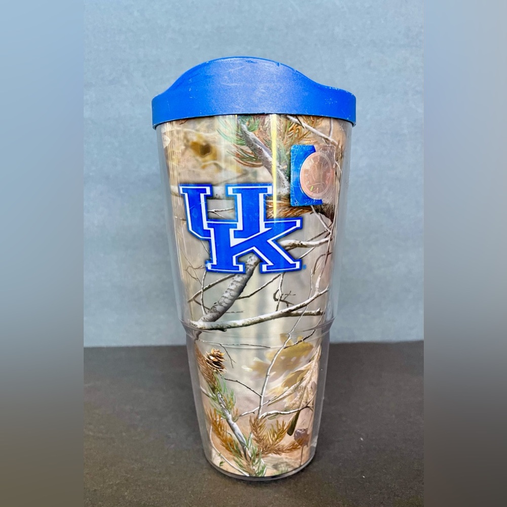 Tervis Realtree Camo pattern with University of Kentucky UK logo 24oz EUC